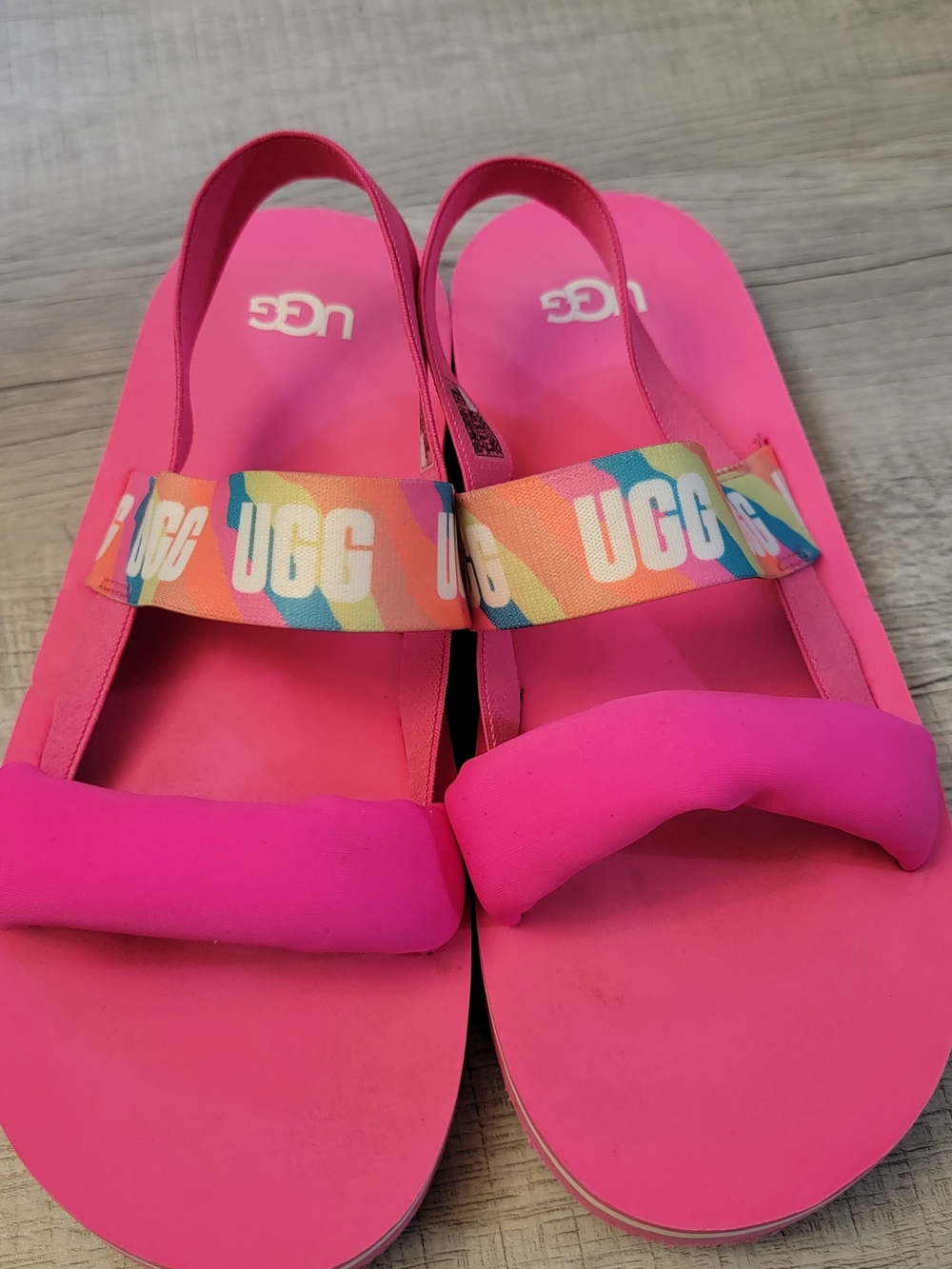 UGG Women's Hot Pink Rainbow-Logo Slingback Sandals